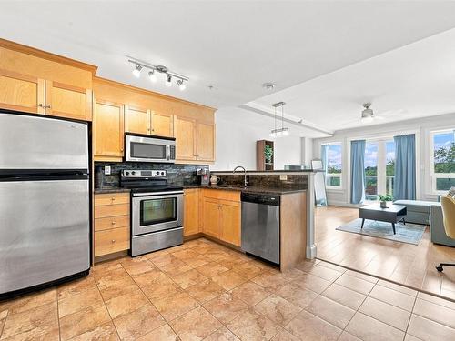 301 200 Crown Drive, Armdale, NS - Indoor Photo Showing Kitchen
