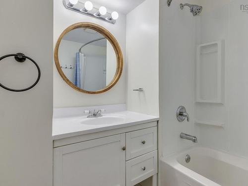 117 Brookside Road, Brookside, NS - Indoor Photo Showing Bathroom