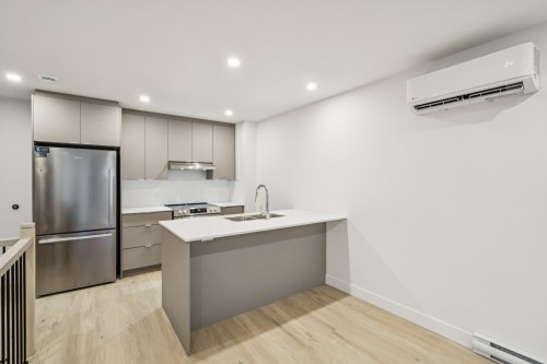 Cuisine - 103-5993 Rue Hamilton, Montréal (Le Sud-Ouest), QC - Indoor Photo Showing Kitchen With Double Sink