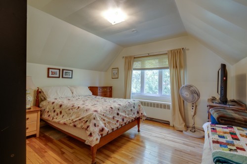 Chambre à coucher - 11 Av. Laurelwood, Pointe-Claire, QC - Indoor Photo Showing Bedroom