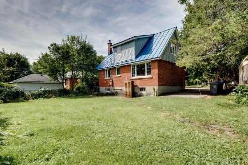 11 Av Laurelwood — photo 3