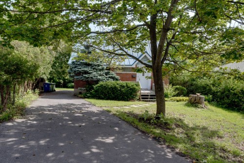 Façade - 11 Av. Laurelwood, Pointe-Claire, QC - Outdoor