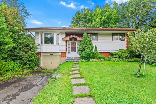 575 Rue Bellevue  Longueuil (Greenfield Park), QC J4V 1C9