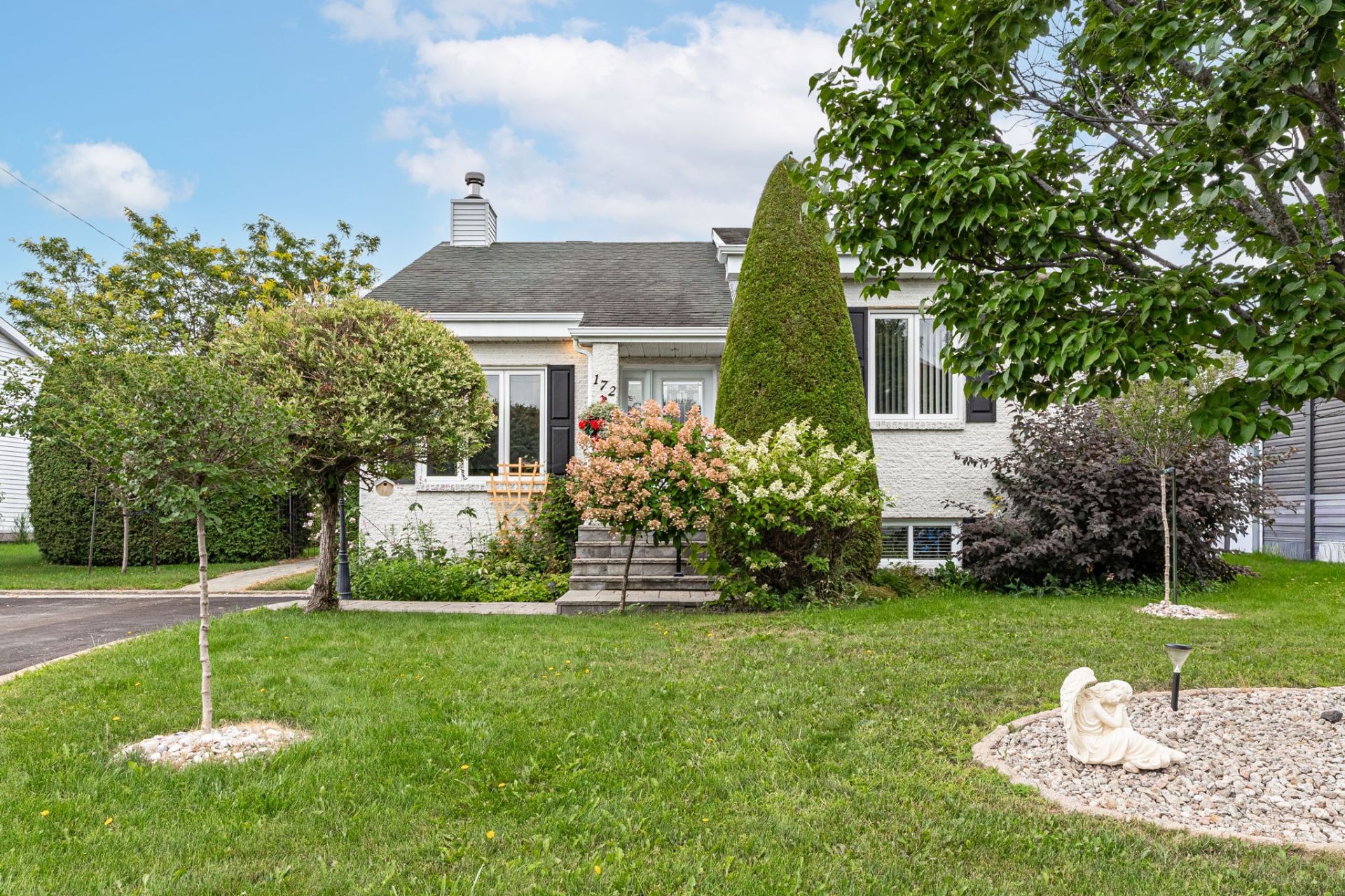 172 Rue Charles Primeau — photo 1