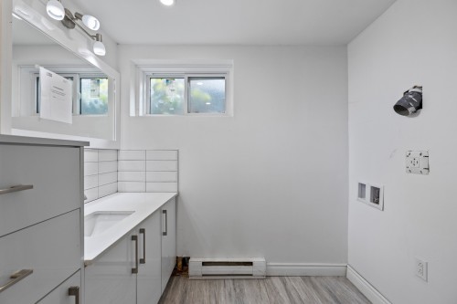 Salle de bains - 4461 Rue Cécile, Montréal (Pierrefonds-Roxboro), QC - Indoor