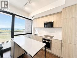 251 MASONRY Way Unit# 401  Mississauga, ON L5H 0B3