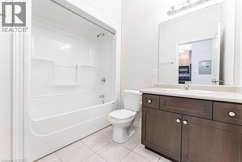 3200 Regional Road 56 Unit# 310, Binbrook, ON - Indoor Photo Showing Bathroom