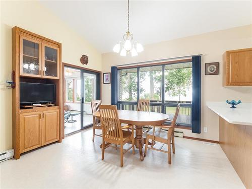 34 Thorvaldson Drive, Arnes, MB - Indoor Photo Showing Dining Room