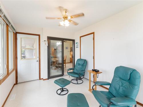 34 Thorvaldson Drive, Arnes, MB - Indoor Photo Showing Other Room