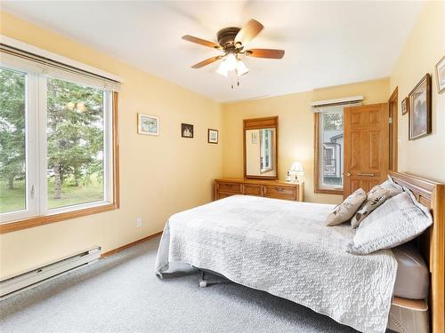 34 Thorvaldson Drive, Arnes, MB - Indoor Photo Showing Bedroom