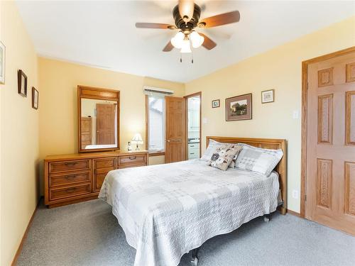34 Thorvaldson Drive, Arnes, MB - Indoor Photo Showing Bedroom