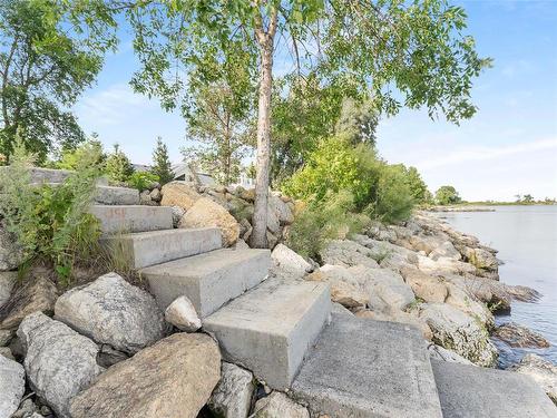 34 Thorvaldson Drive, Arnes, MB - Outdoor With Body Of Water