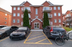 103-112 Av. de Balmoral  La Prairie, QC J5R 4L5