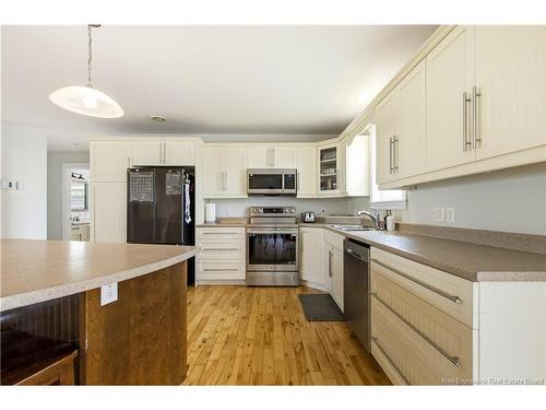 16 Knowlton Cres, Oromocto, NB 
