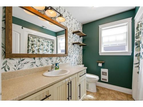 16 Knowlton Cres, Oromocto, NB 