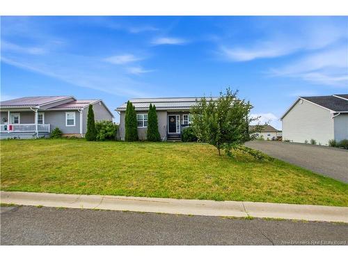 16 Knowlton Cres, Oromocto, NB 