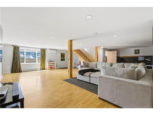 16 Knowlton Cres, Oromocto, NB 