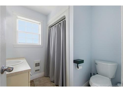 16 Knowlton Cres, Oromocto, NB 