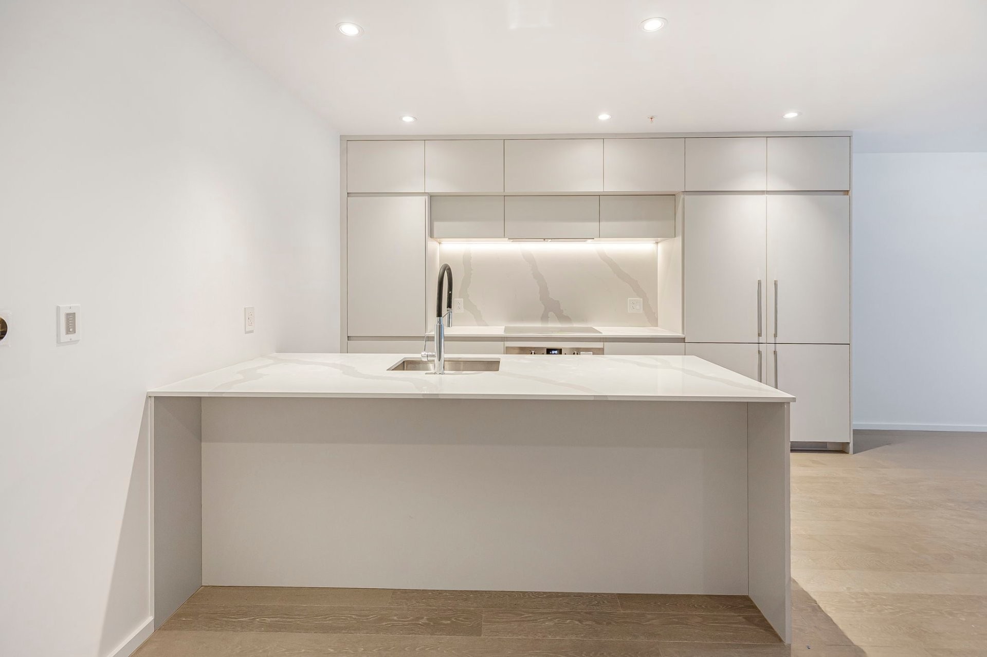 118 585 Av Glengarry — photo 3
