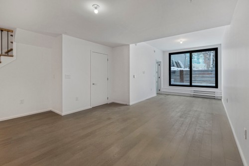 Salon - 116-585 Av. Glengarry, Mont-Royal, QC - Indoor Photo Showing Other Room