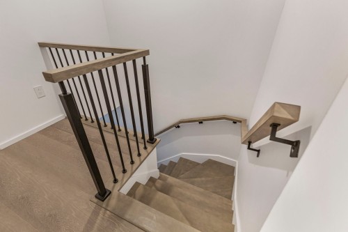 Escalier - 116-585 Av. Glengarry, Mont-Royal, QC - Indoor Photo Showing Other Room