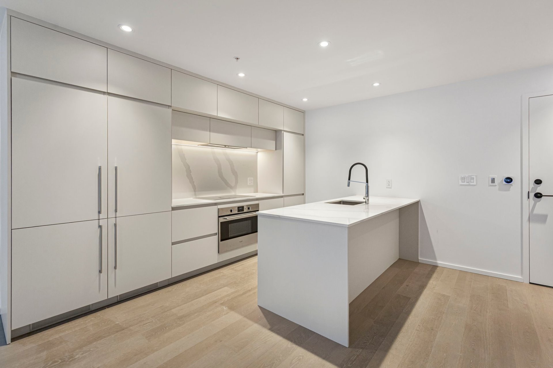 116 585 Av Glengarry — photo 3