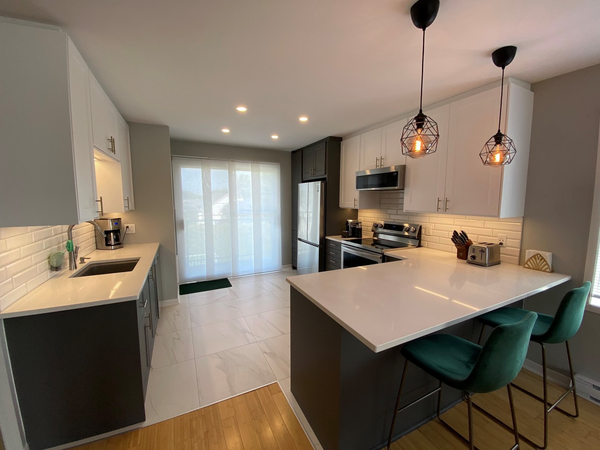 4425 Av De La Renaissance — photo 1