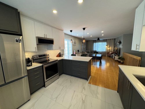Intérieur - 4425 Av. De La Renaissance, Laval (Sainte-Rose), QC - Indoor Photo Showing Kitchen