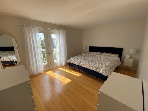 Chambre à coucher principale - 4425 Av. De La Renaissance, Laval (Sainte-Rose), QC - Indoor Photo Showing Bedroom