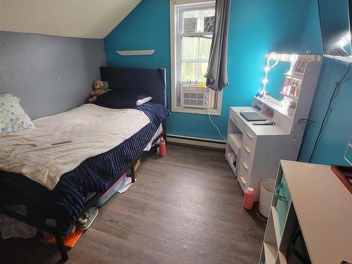 1032 Third St E, Fort Frances, ON - Indoor Photo Showing Bedroom