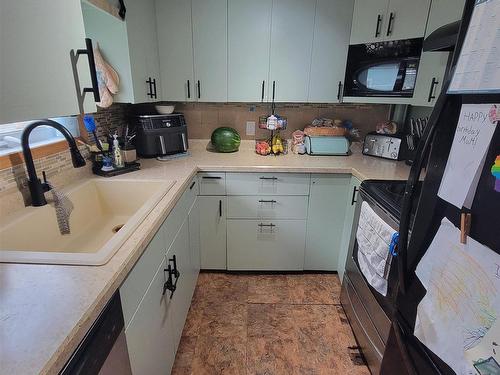 1032 Third St E, Fort Frances, ON - Indoor Photo Showing Kitchen