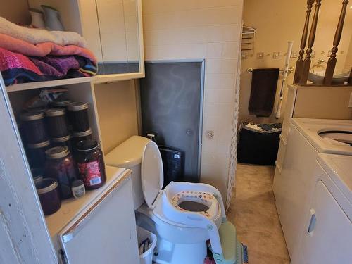 1032 Third St E, Fort Frances, ON - Indoor Photo Showing Laundry Room