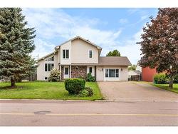 313 Gaspé  Dieppe, NB E1A 6C6