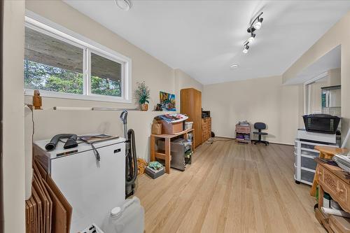 20B Wolf Crescent, Windermere, BC - Indoor Photo Showing Other Room