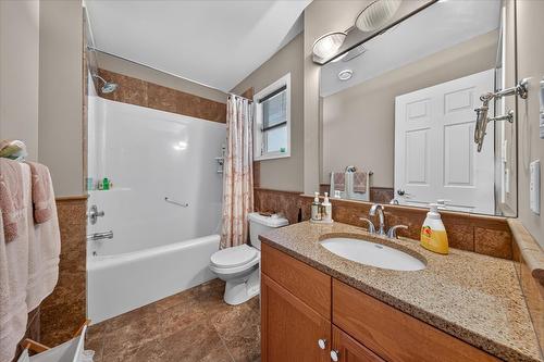 20B Wolf Crescent, Windermere, BC - Indoor Photo Showing Bathroom
