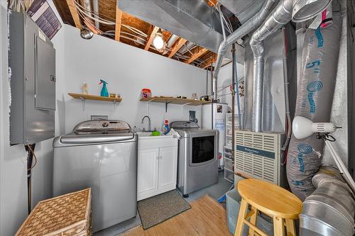 20B Wolf Crescent, Windermere, BC - Indoor Photo Showing Laundry Room