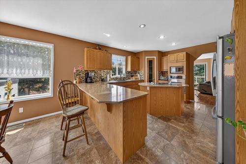 20B Wolf Crescent, Windermere, BC - Indoor Photo Showing Kitchen