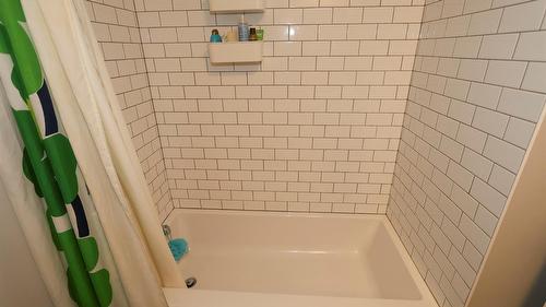 3-650 Knighton Road, Kimberley, BC - Indoor Photo Showing Bathroom