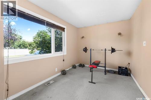 305 Hanley Crescent, Regina, SK 