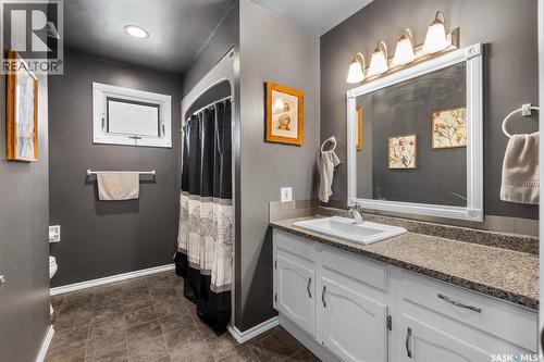 305 Hanley Crescent, Regina, SK 