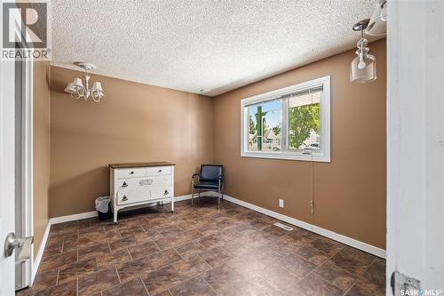 305 Hanley Crescent, Regina, SK 