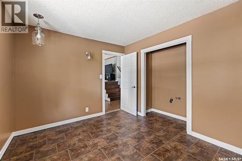 305 Hanley Crescent, Regina, SK 