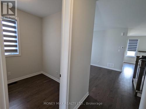 246 RUE DE BEAUGENCY STREET , Ottawa, Ontario K1W 0T2 4