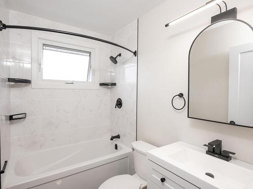 262 Sheridan Cres, Thunder Bay, ON - Indoor Photo Showing Bathroom