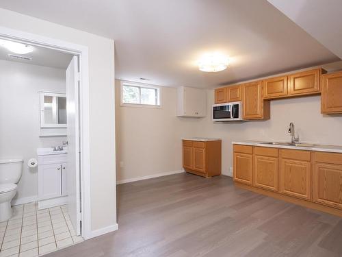 262 Sheridan Cres, Thunder Bay, ON - Indoor Photo Showing Kitchen With Double Sink