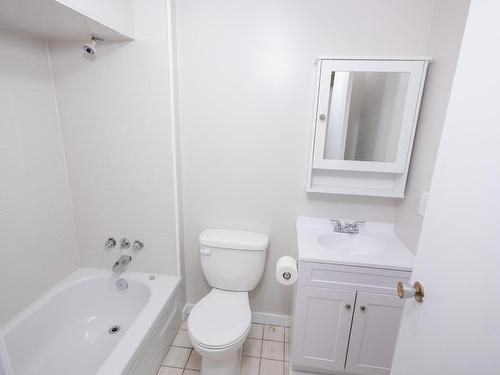 262 Sheridan Cres, Thunder Bay, ON - Indoor Photo Showing Bathroom