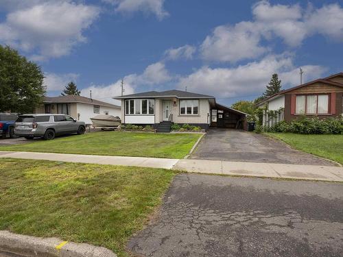 262 Sheridan Cres, Thunder Bay, ON - Outdoor With Facade