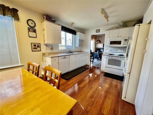 82 Wolf Lane, View Royal, BC 