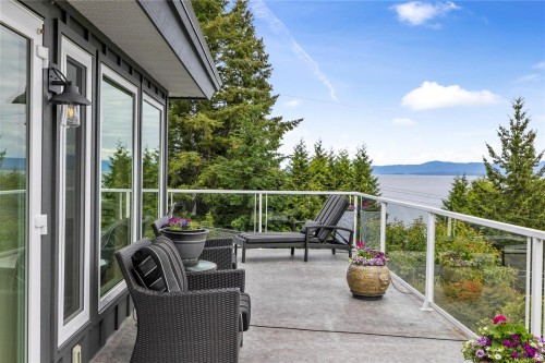 372 Crescent Rd West, Qualicum Beach, BC 