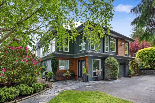 372 Crescent Rd West, Qualicum Beach, BC 